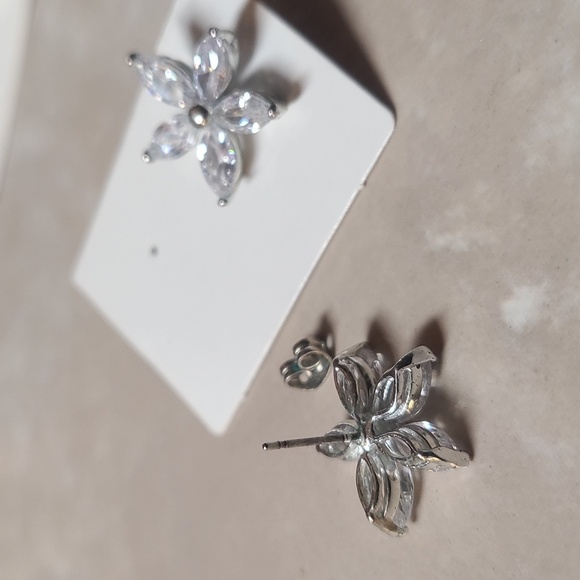 Vintage Silver Floral Earrings with Teardrop Stones - Picture 9 of 16